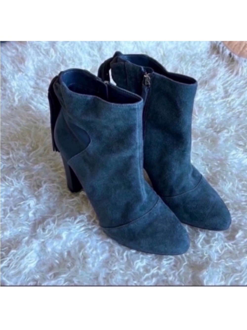 White House Black Market suede Leather heel Booties/Boots Sz 8 gray Tassels Knot